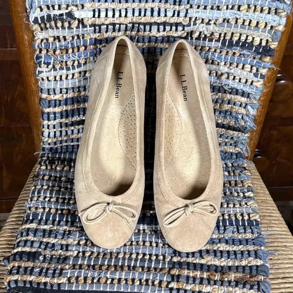 L.L. Bean Suede Leather Ballet Flats Bow Accent Classic Work Casual Tan Sz 8.5